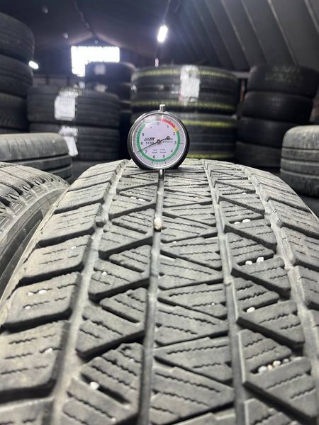 Зимові шини 225/55 R19 Bridgstone DM-V3 99T б/в 202912 фото
