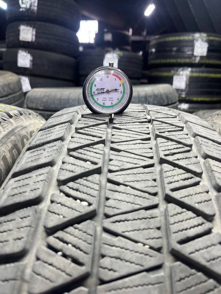 Зимові шини 225/55 R19 Bridgstone DM-V3 99T б/в 202912 фото