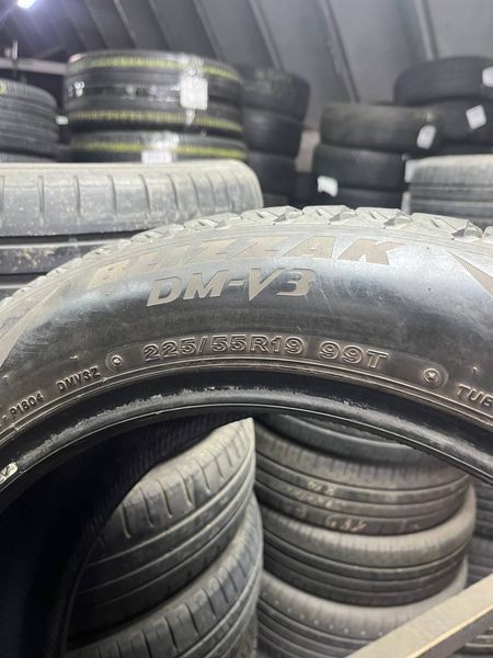 Зимові шини 225/55 R19 Bridgstone DM-V3 99T б/в 202912 фото