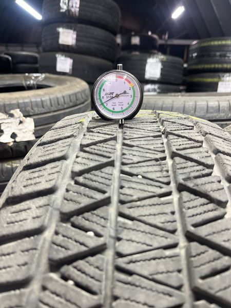 Зимові шини 225/55 R19 Bridgstone DM-V3 99T б/в 202912 фото