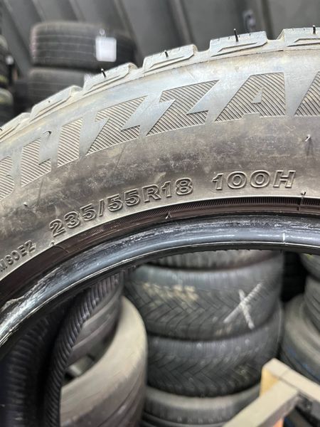 Зимові шини 235/55 R18 Bridgstone LM-80 100H б/в 204112 фото