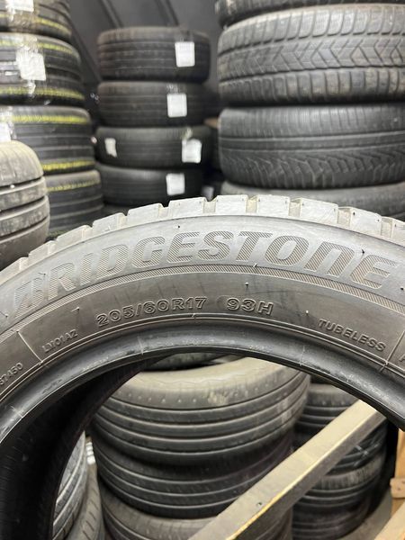 Зимние шины 205/60 R17 Bridgstone LM001 93H б/в 204132 фото