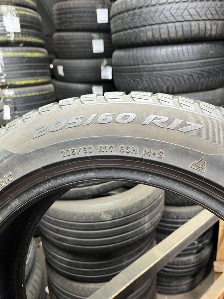 Зимние шины 205/60 R17 Pirelli Sottozero 3 93H б/в 204137 фото