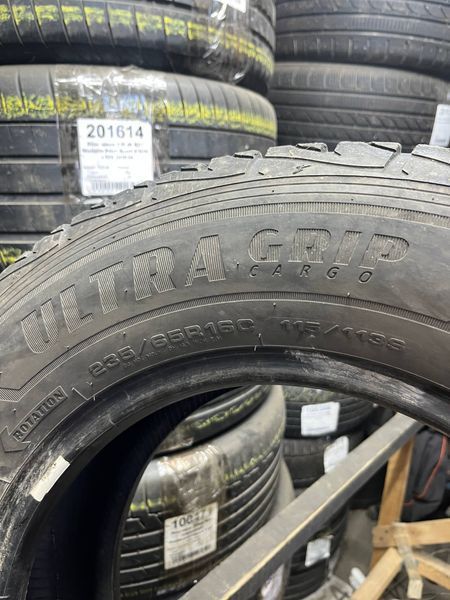 Зимние шины 235/65 R16C Goodyear Cargo 115/113S б/в 205246 фото