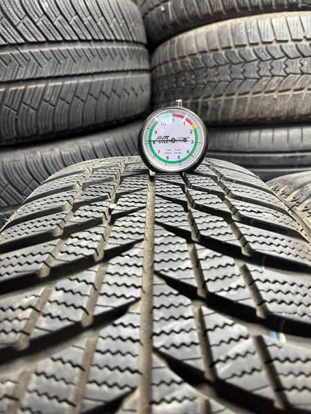 Зимние шины 215/55 R17 Bridgstone LM001 98V б/в 204169 фото