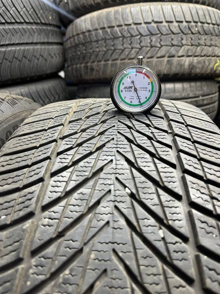 Зимові шини 235/40 R19 Goodyear Ultra grip 96V б/в 204165 фото