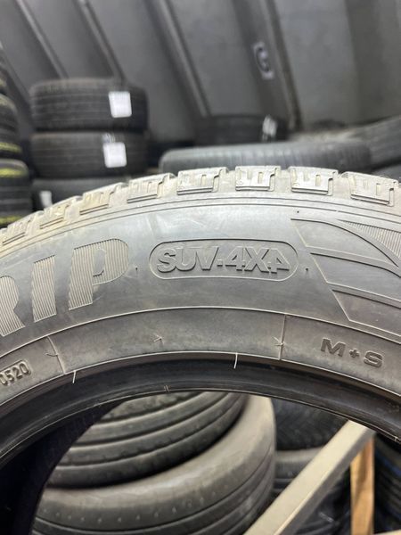 Літні шини 225/65 R17 Goodyear 4X4 102H б/в 204089 фото