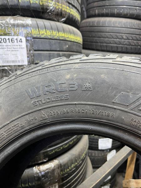 Зимние шины 235/65 R16C Nokian WRC 3 121/119R б/в 205294 фото