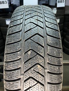 Зимові шини 215/65 R17 Pirelli Scorpion Winter 99H б/в 206147 фото