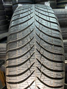 Зимние шины 225/65 R17 Goodyear 4 Season 106V б/в 204057 фото