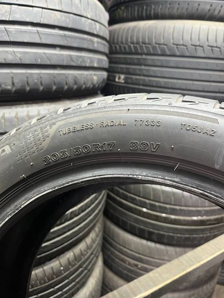 Літні шини 205/50 R17 Bridgestone T005 89V б/в 202587 фото