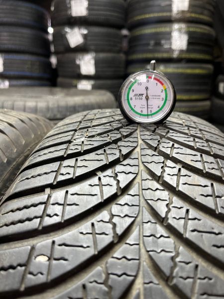 Зимние шины 225/65 R17 Goodyear 4 Season 106V б/в 204057 фото