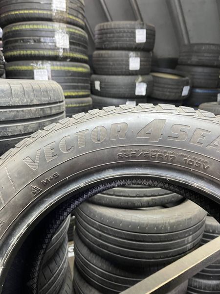 Зимние шины 235/55 R17 Goodyear Vector 103V б/в 204081 фото