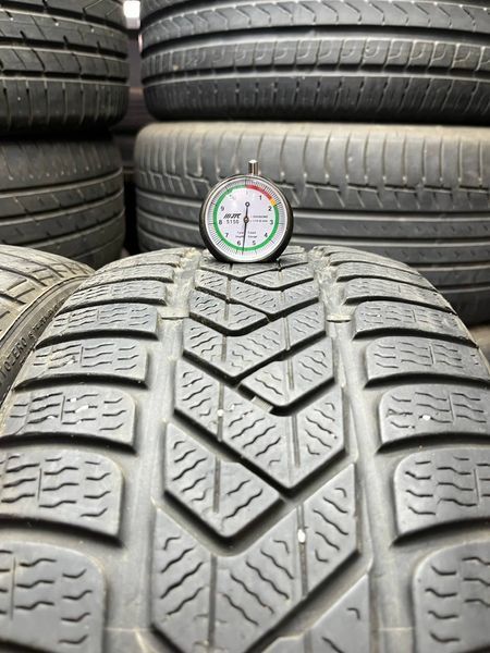 Зимние шины 235/35 R19 Pirelli Sottozero 3 91W б/у 200665 фото