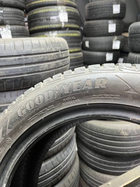 Зимние шины 215/55 R17 Goodyear Ultra grip 98V б/в 204115 фото